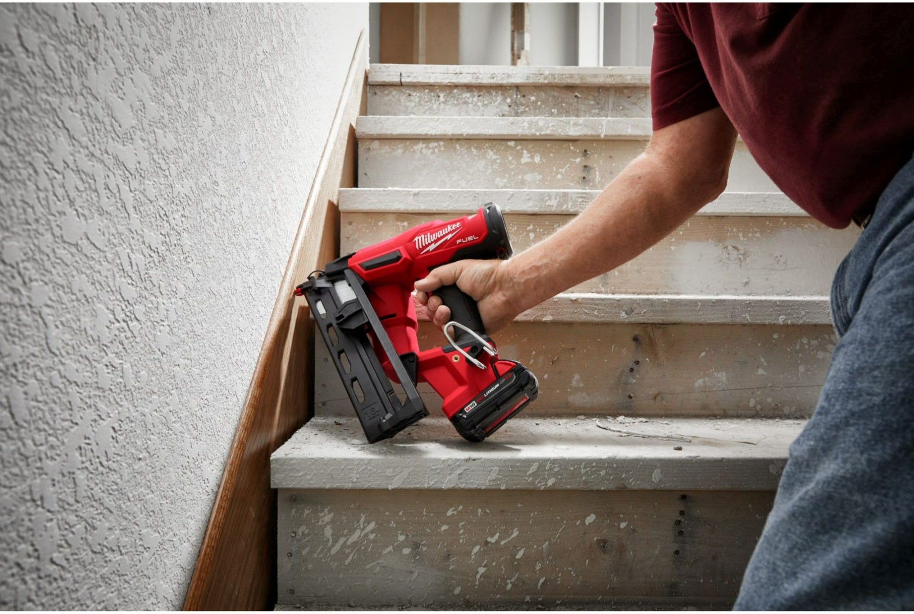 Milwaukee 2841-20 M18 FUEL 16-Gauge Angled Finish Nailer, Tool Only