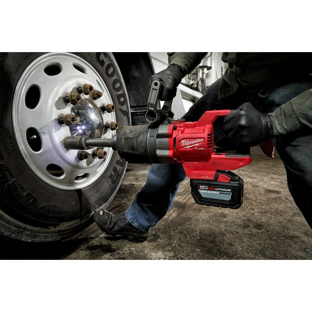 Milwaukee 2869-22HD M18 FUEL 1-Inch D-Handle Extended Anvil High Torque Impact Wrench with ONE-KEY 12.0Ah Kit