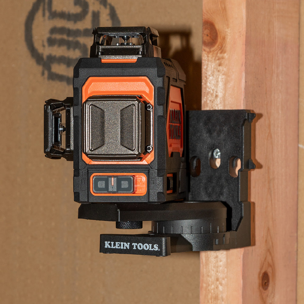 Klein 29026 battery being replaced in a laser level