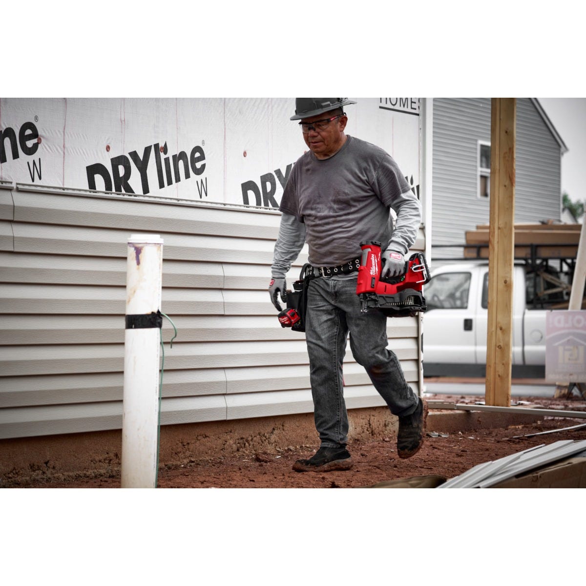 Milwaukee 2909-20 M18 FUEL Coil Roofing Nailer, Tool Only