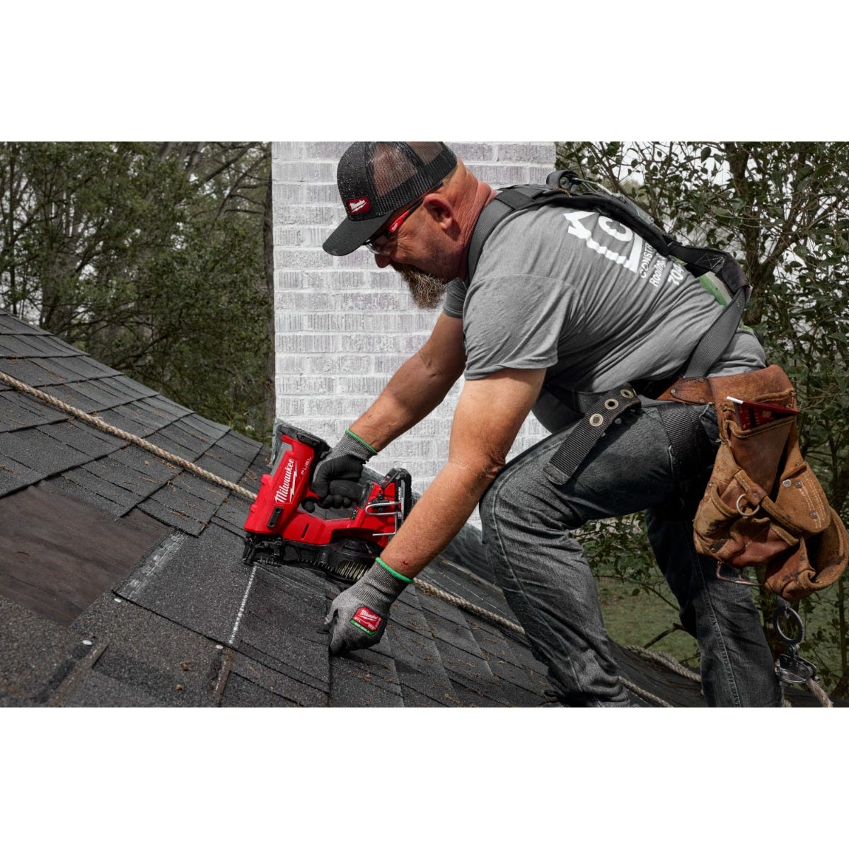 Milwaukee 2909-21 M18 FUEL Coil Roofing Nailer 3.0Ah Kit