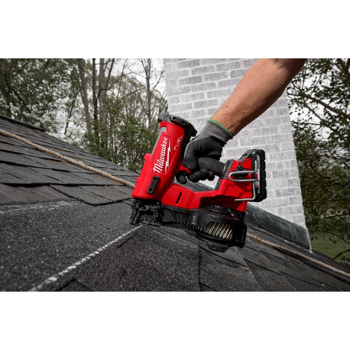 Milwaukee 2909-20 M18 FUEL Coil Roofing Nailer, Tool Only