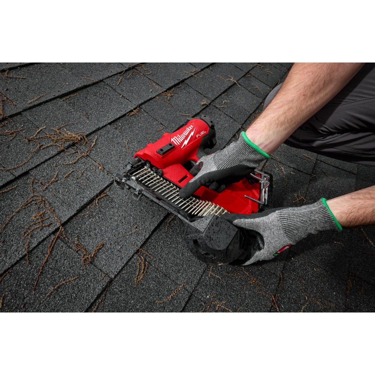 Milwaukee 2909-20 M18 FUEL Coil Roofing Nailer, Tool Only