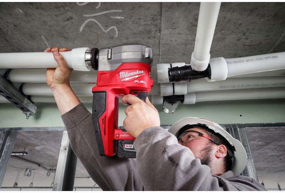 Milwaukee 2932-22XC M18 FUEL 2-in. ProPEX Expander Kit w/ ONE-KEY with 1-1/4-in. - 2-in. Expander Heads