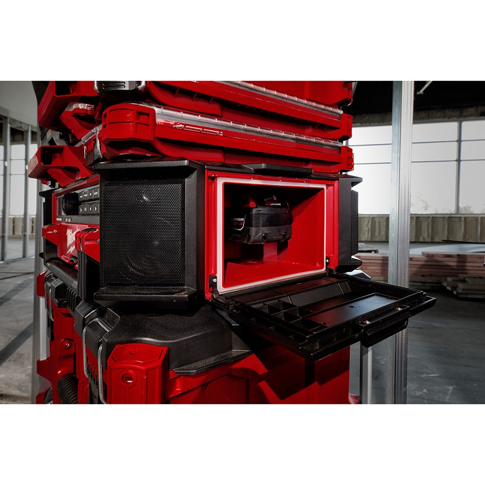 Milwaukee 2950-20 M18 PACKOUT 10-Speaker Bluetooth Jobsite Radio + Charger
