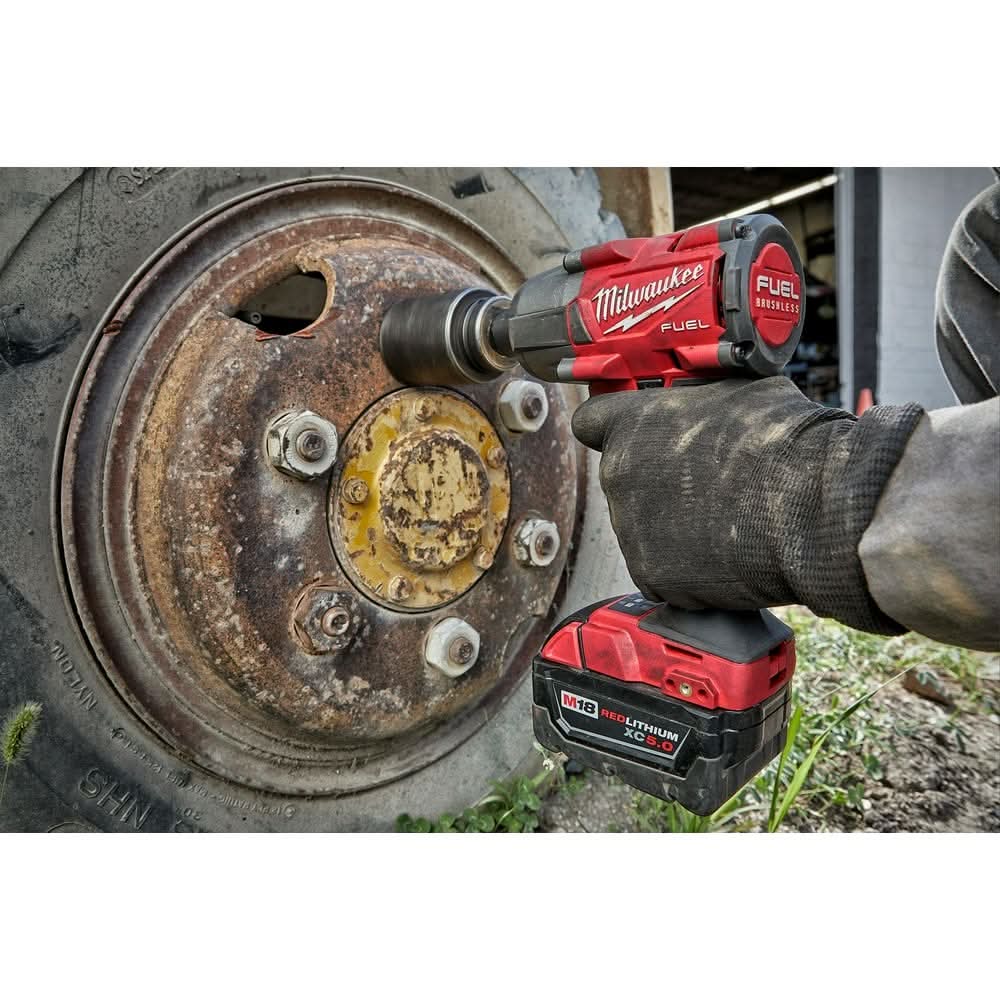 Milwaukee 2962-20 M18 FUEL 1/2-Inch Mid-Torque Impact Wrench with