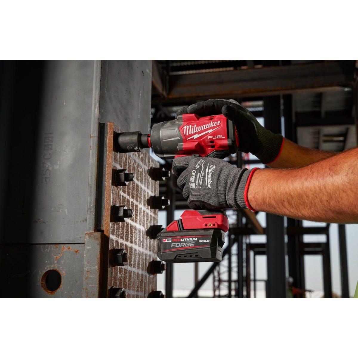 Milwaukee 2967-21B M18 FUEL 1/2" High Torque Impact Wrench w/ Friction Ring 5.0Ah Kit