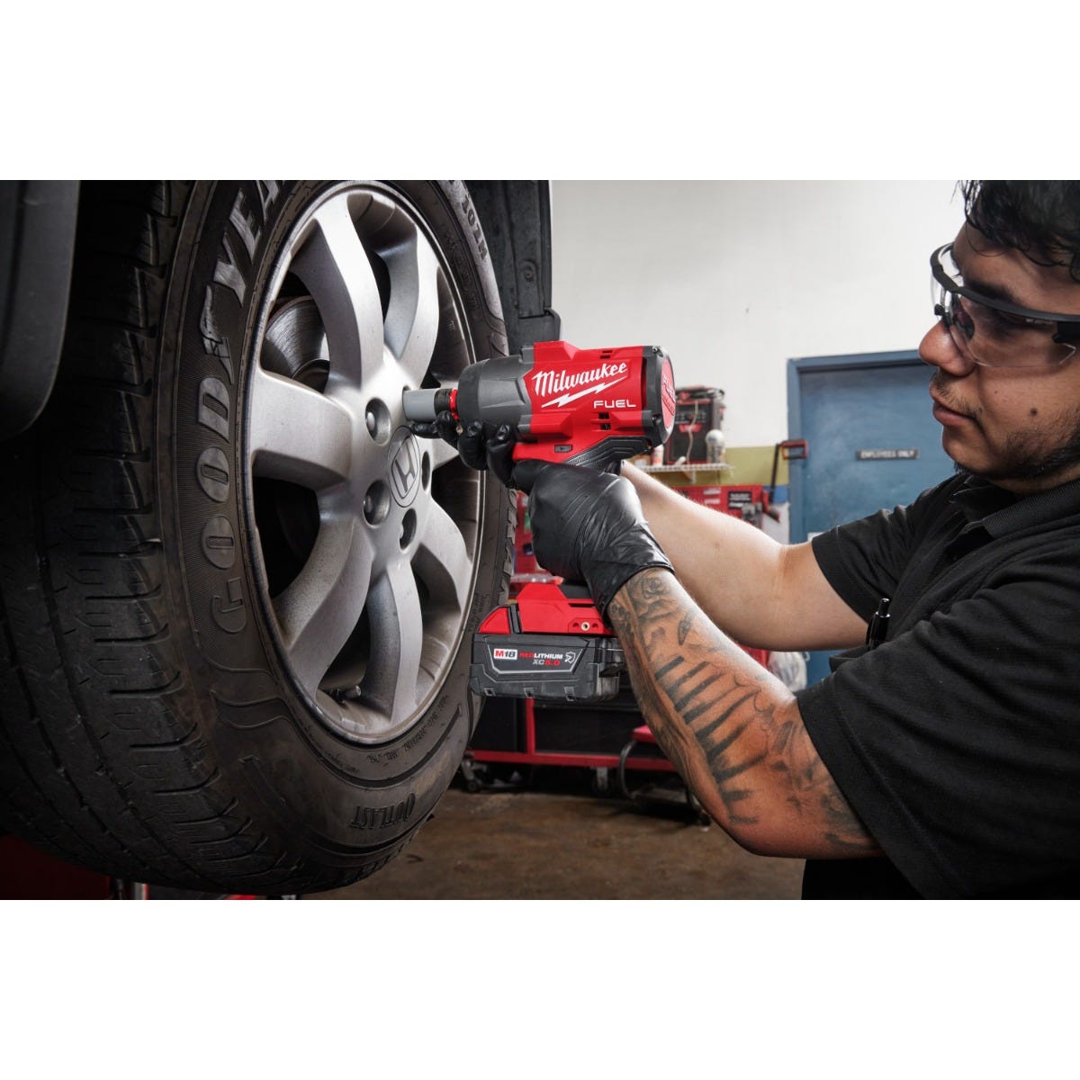 Milwaukee 2967-21B M18 FUEL 1/2" High Torque Impact Wrench w/ Friction Ring 5.0Ah Kit