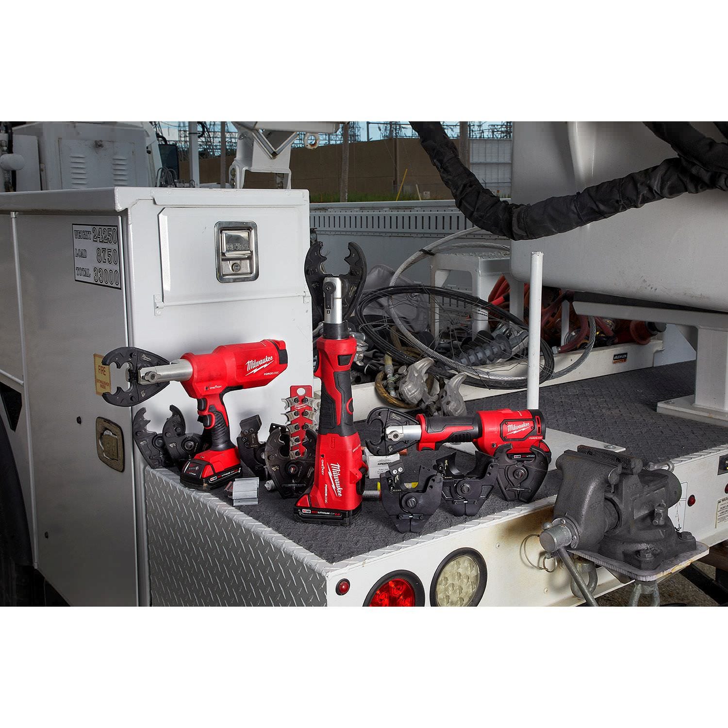 Milwaukee 2978-22BG M18 FORCE LOGIC 6T Linear Utility Crimper Kit with BG-D3 Jaw 2.0Ah Kit