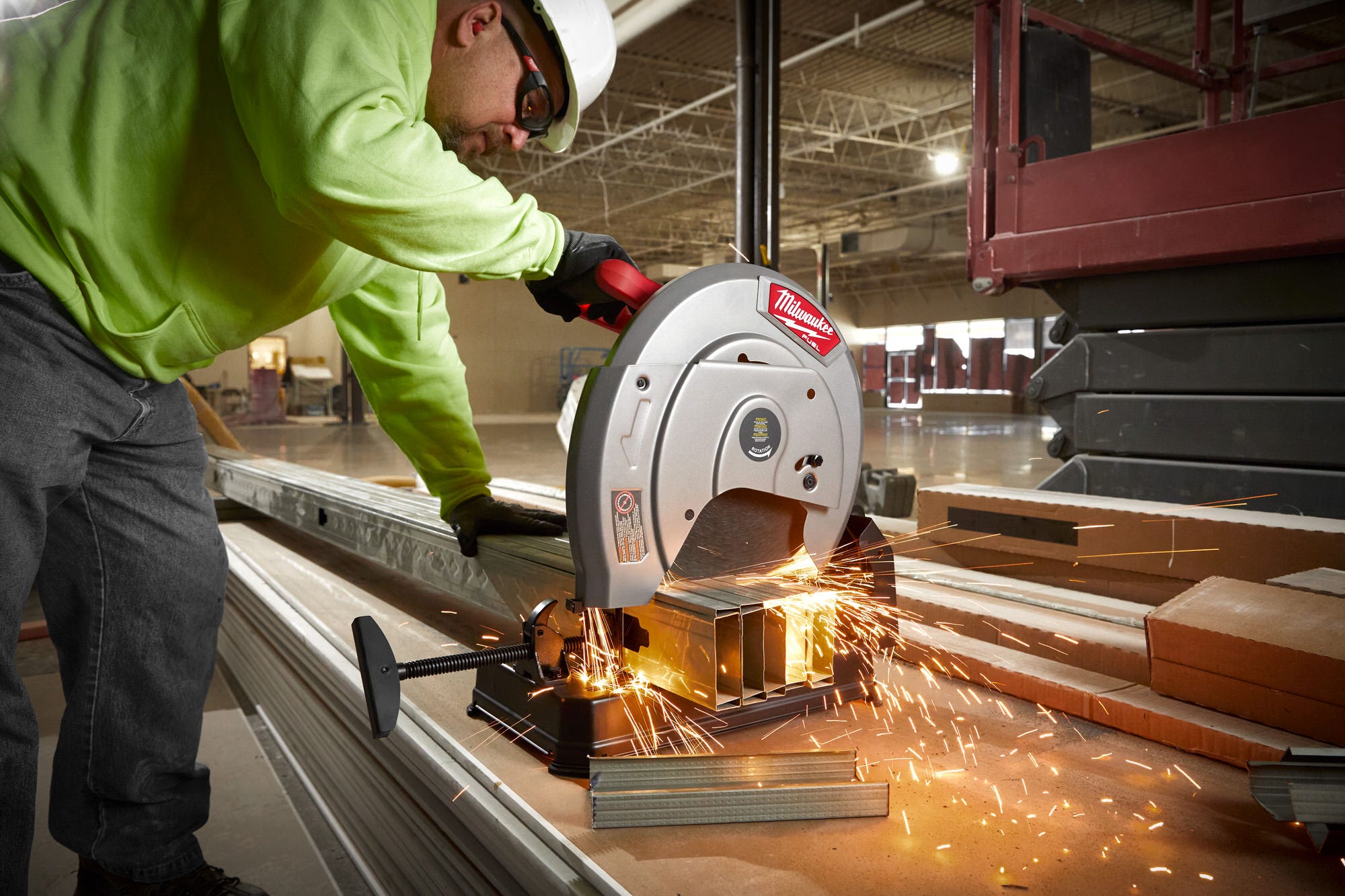 Milwaukee 2990-21HD M18 FUEL 14-Inch Abrasive Chop Saw 12.0Ah Kit