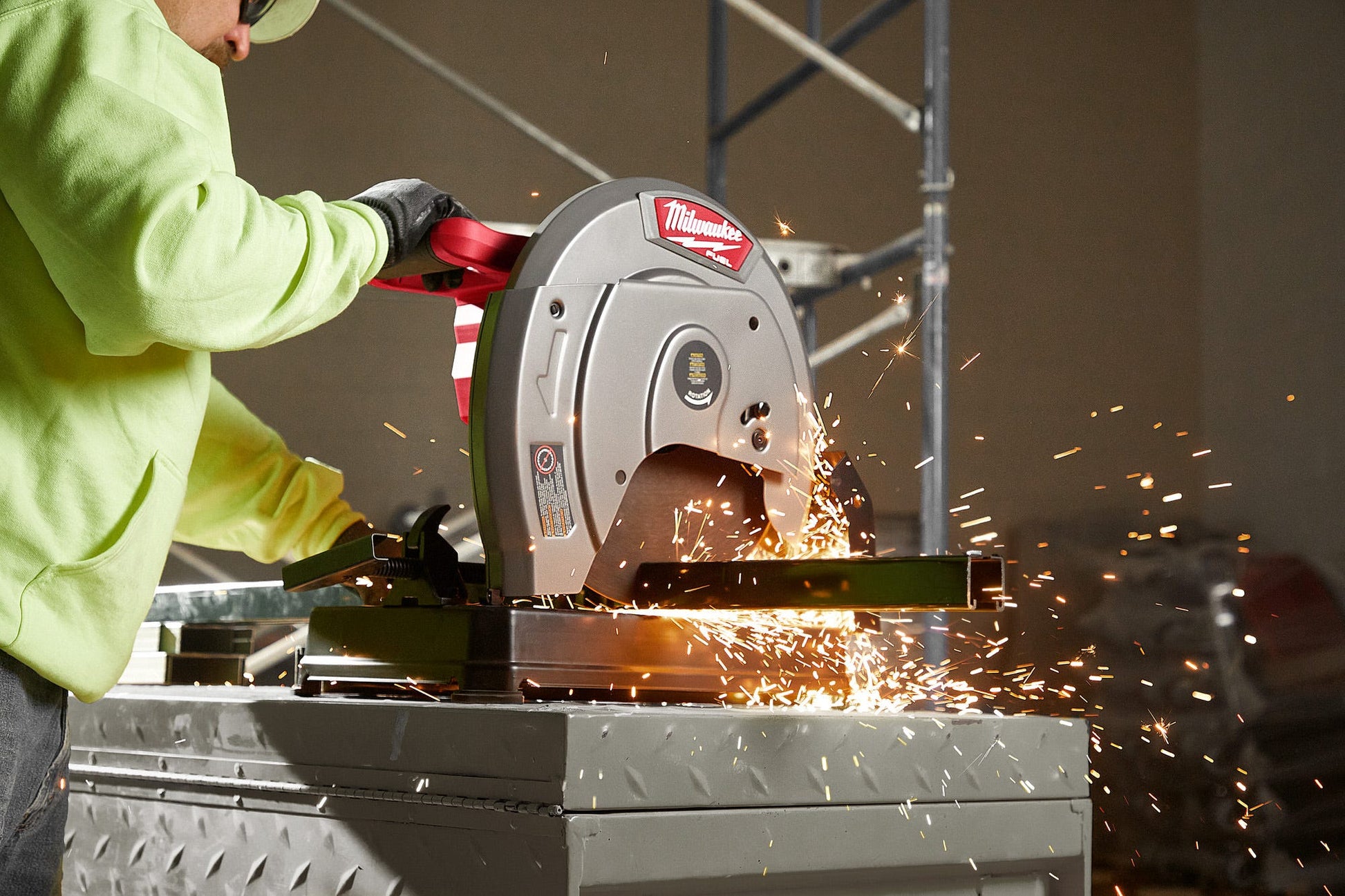 Milwaukee 2990-21HD M18 FUEL 14-Inch Abrasive Chop Saw 12.0Ah Kit