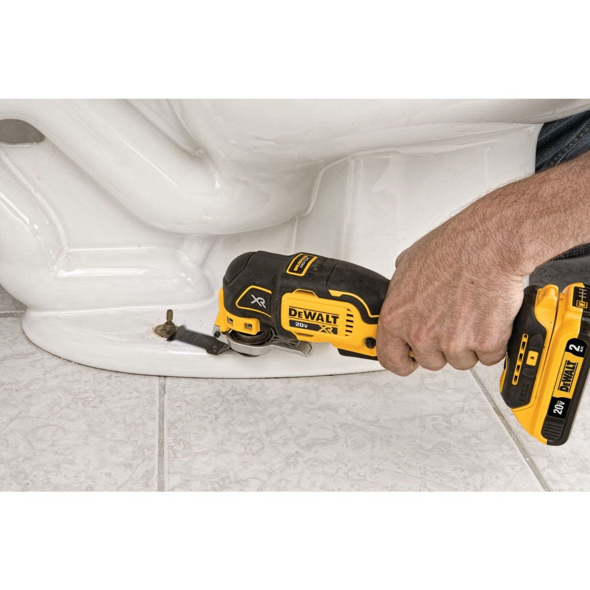 DeWalt DCS356 20V MAX XR Brushless Cordless 3-Speed Oscillating Multi-Tool 5.0Ah Kit