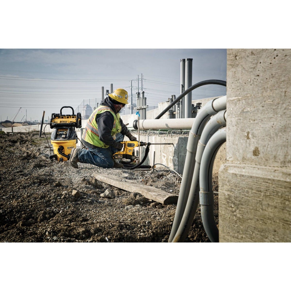Dewalt DCB1800B 1800 Watt Portable Power Station