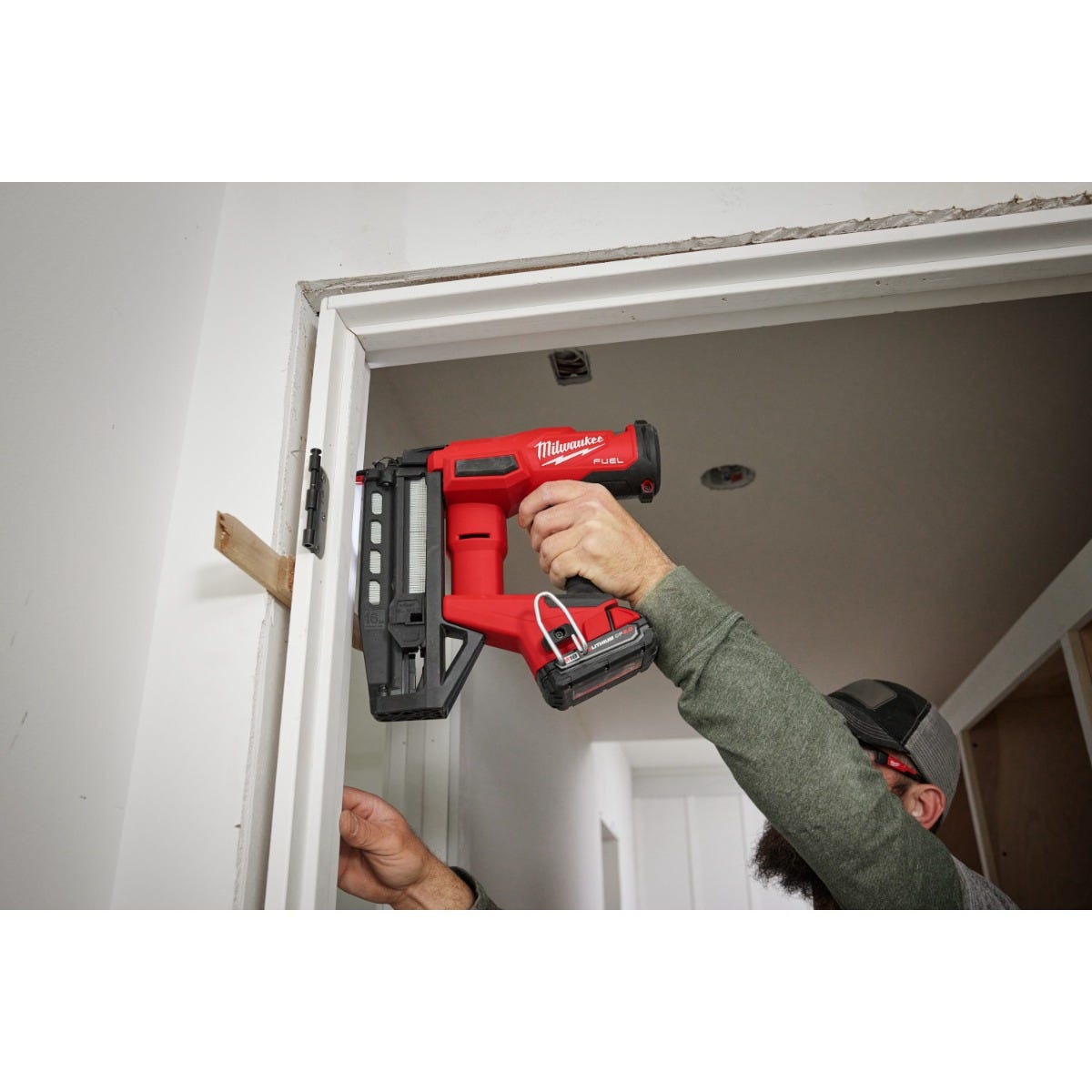 Milwaukee 3020-20 M18 Straight 16-Gauge Finish Nailer, Tool Only