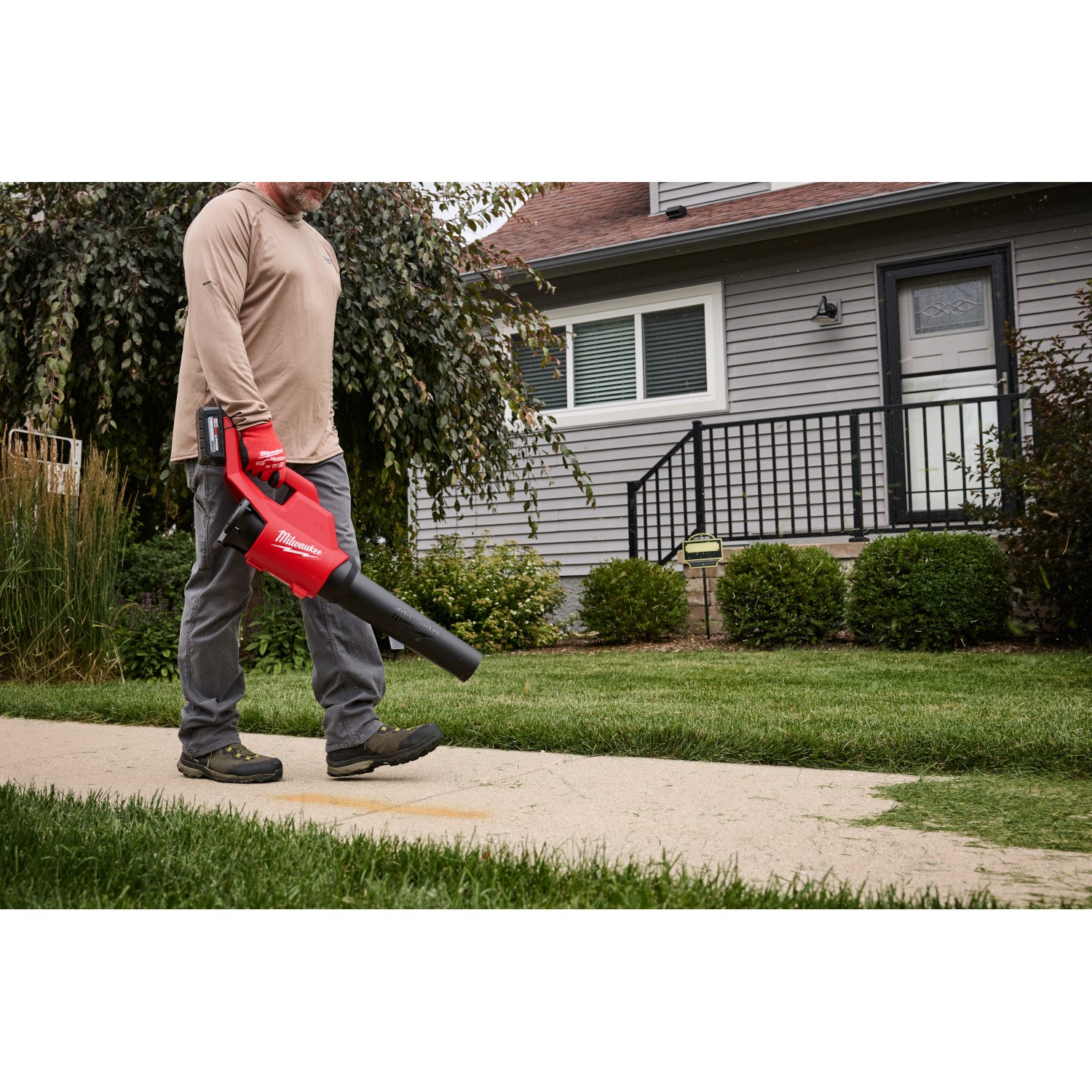 Milwaukee 3044-20 M18 Brushless 450-CFM Lightweight Blower, Tool-Only