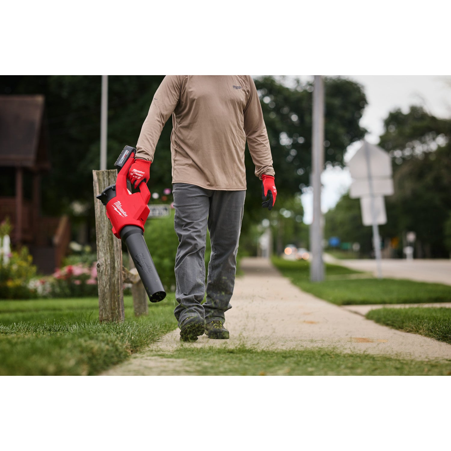 Milwaukee 3044-20 M18 Brushless 450-CFM Lightweight Blower, Tool-Only