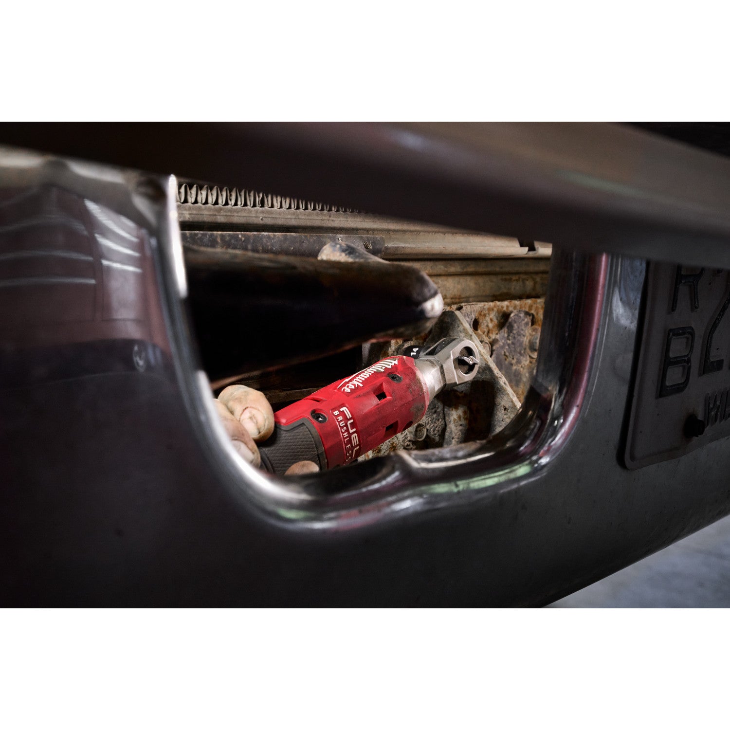 Milwaukee 3052-21 M12 FUEL Brushless 1/4-in. Ratchet 2.5Ah Kit