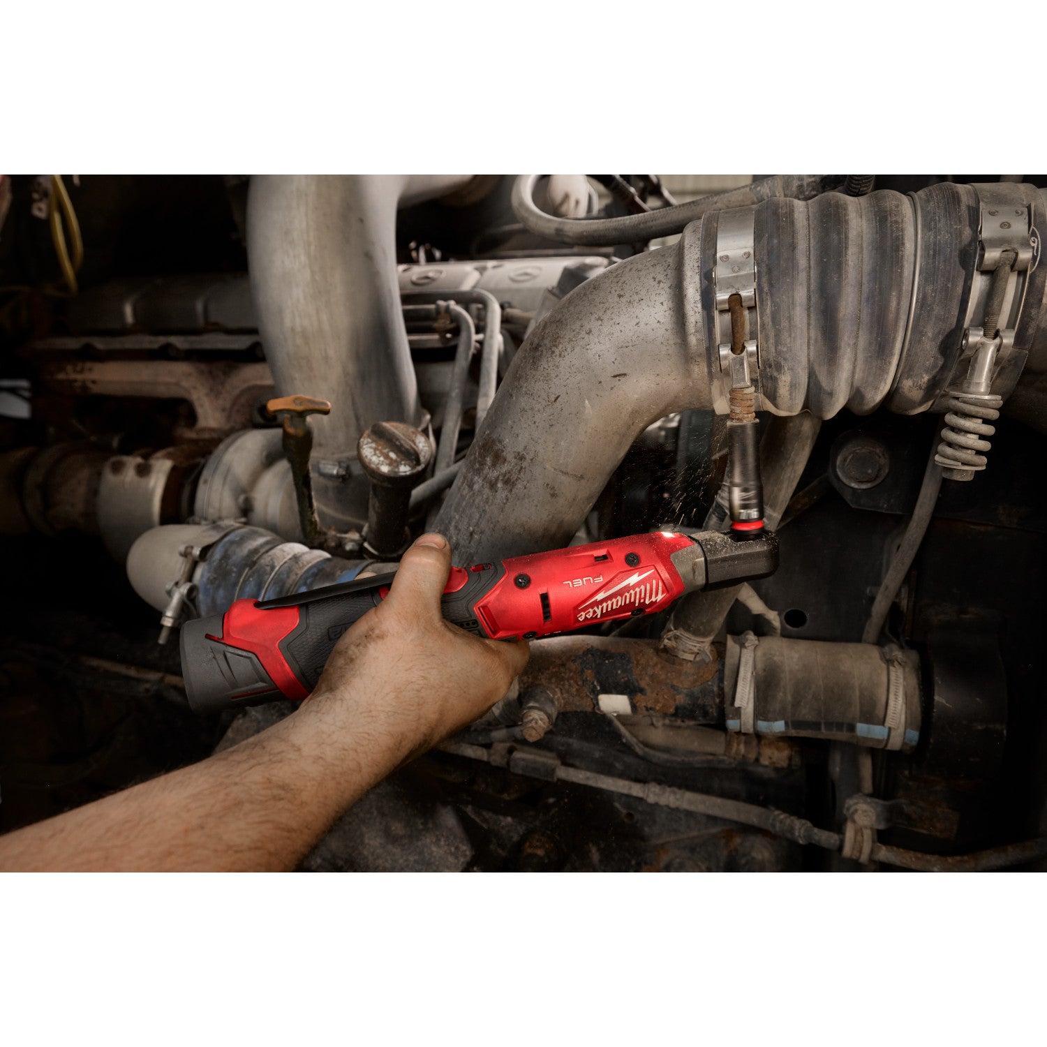 Milwaukee 3053-21 M12 FUEL Brushless 3/8-in. Ratchet 2.5Ah Kit