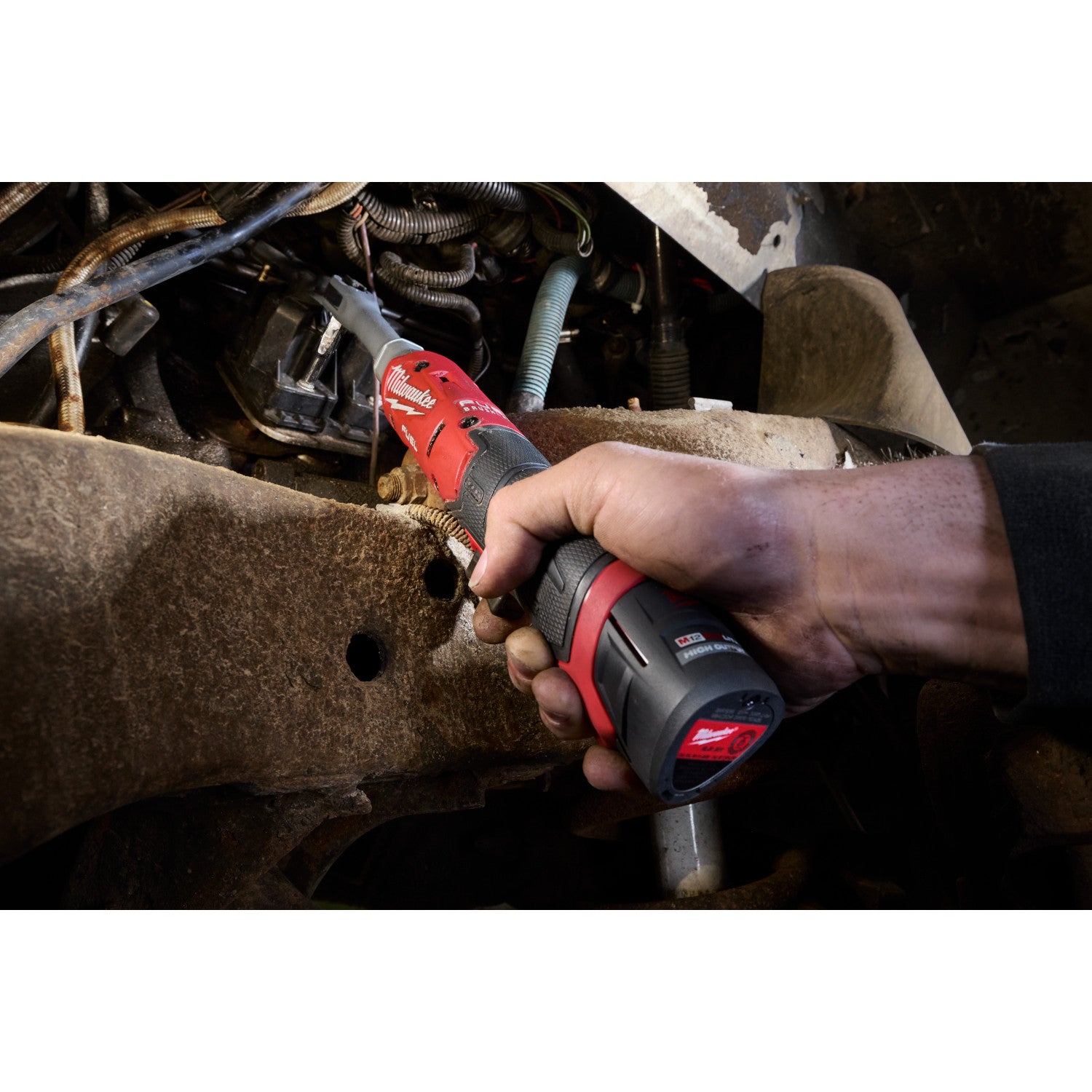 Milwaukee M12 FUEL 1/4-in. Extended Reach Ratchet 2.5Ah Kit (3058-21)