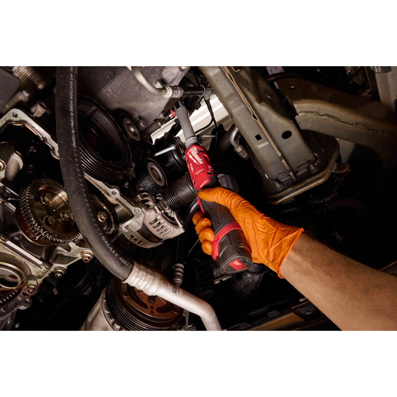 Milwaukee M12 FUEL 3/8-in. Extended Reach Ratchet 2.5Ah Kit (3059-21)