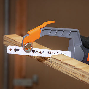 Klein 31432 compact hacksaw cutting pipe