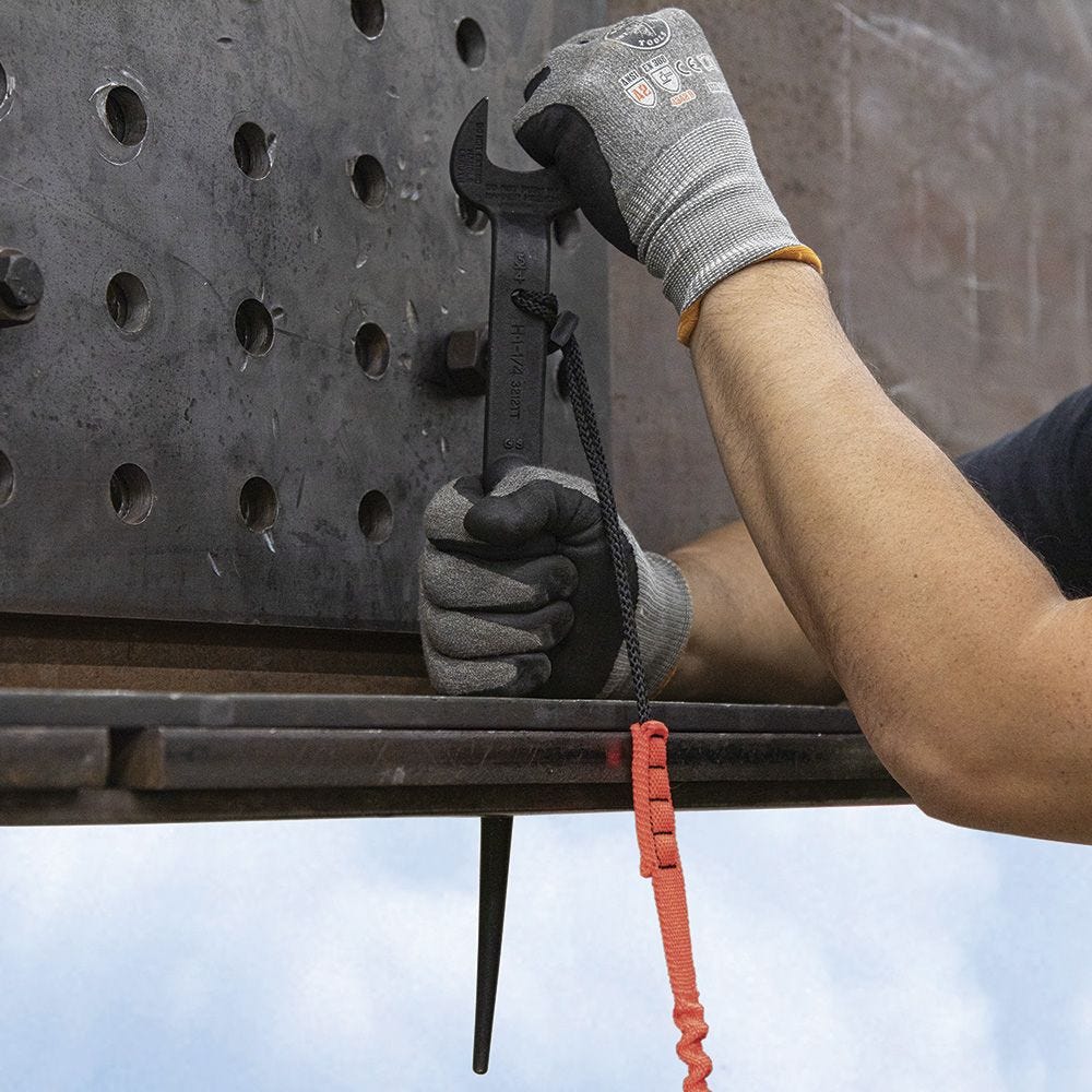 Klein Tools 3212TT Spud Wrench, 1-1/4-Inch Nominal Opening with Tether Hole