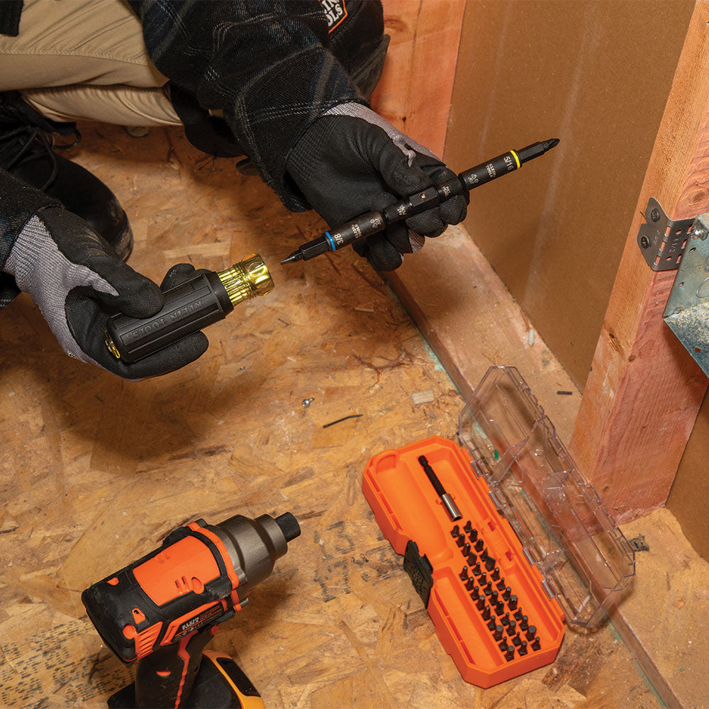 Klein 32501HD screwdriver handle in use