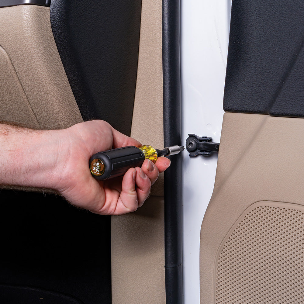Klein 32502HD driver in use on a fastener