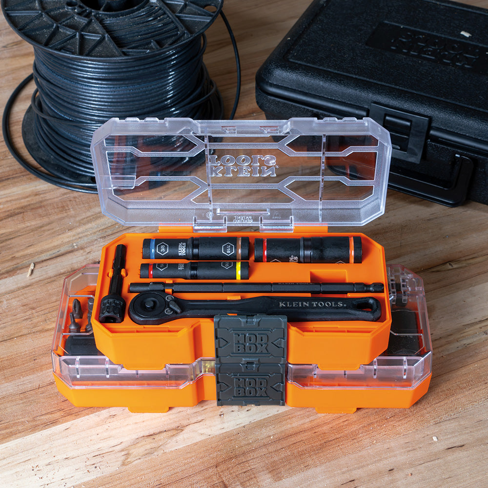 Klein 32502HD socket in use