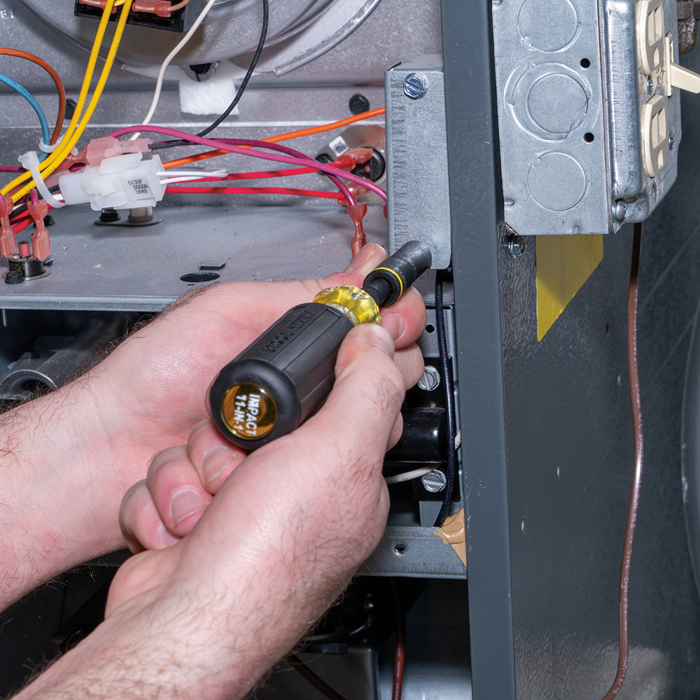 Klein 32502HD screwdriver handle in use