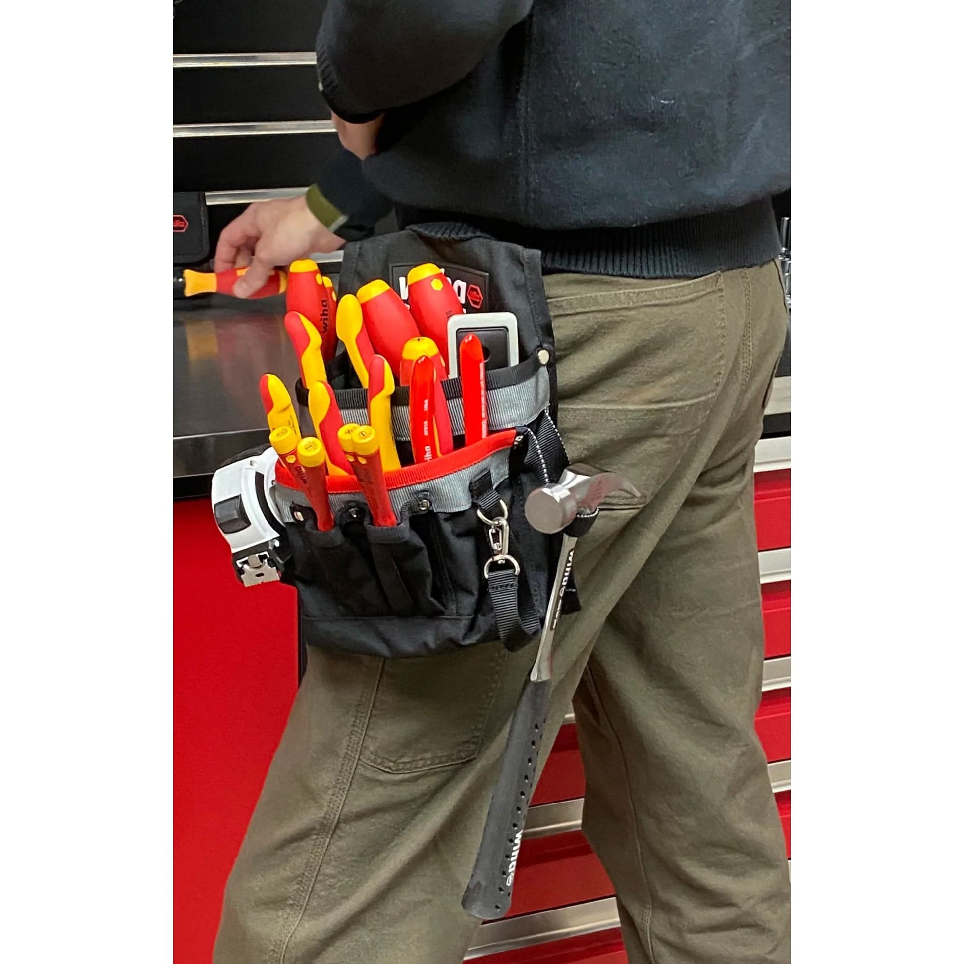 Wiha 32934 16-Piece Insulated Apprentice Electrician's Tool Set