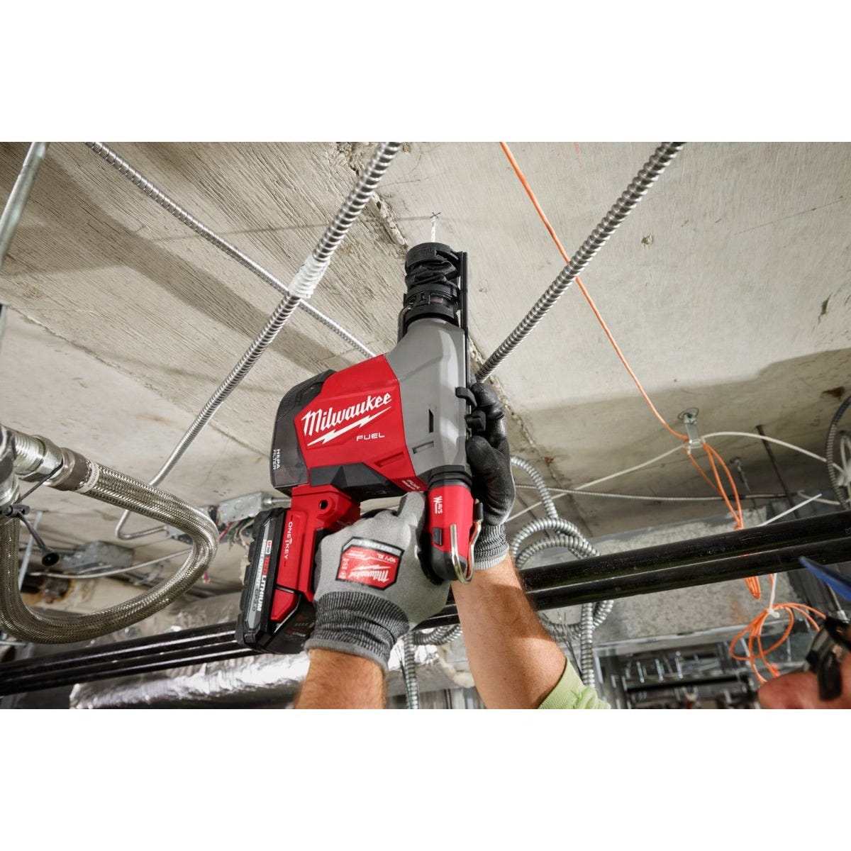 Milwaukee 3311-22 M18 FUEL Overhead Rotary Hammer w/ Integrated Dust Extraction 3.0Ah CP Kit