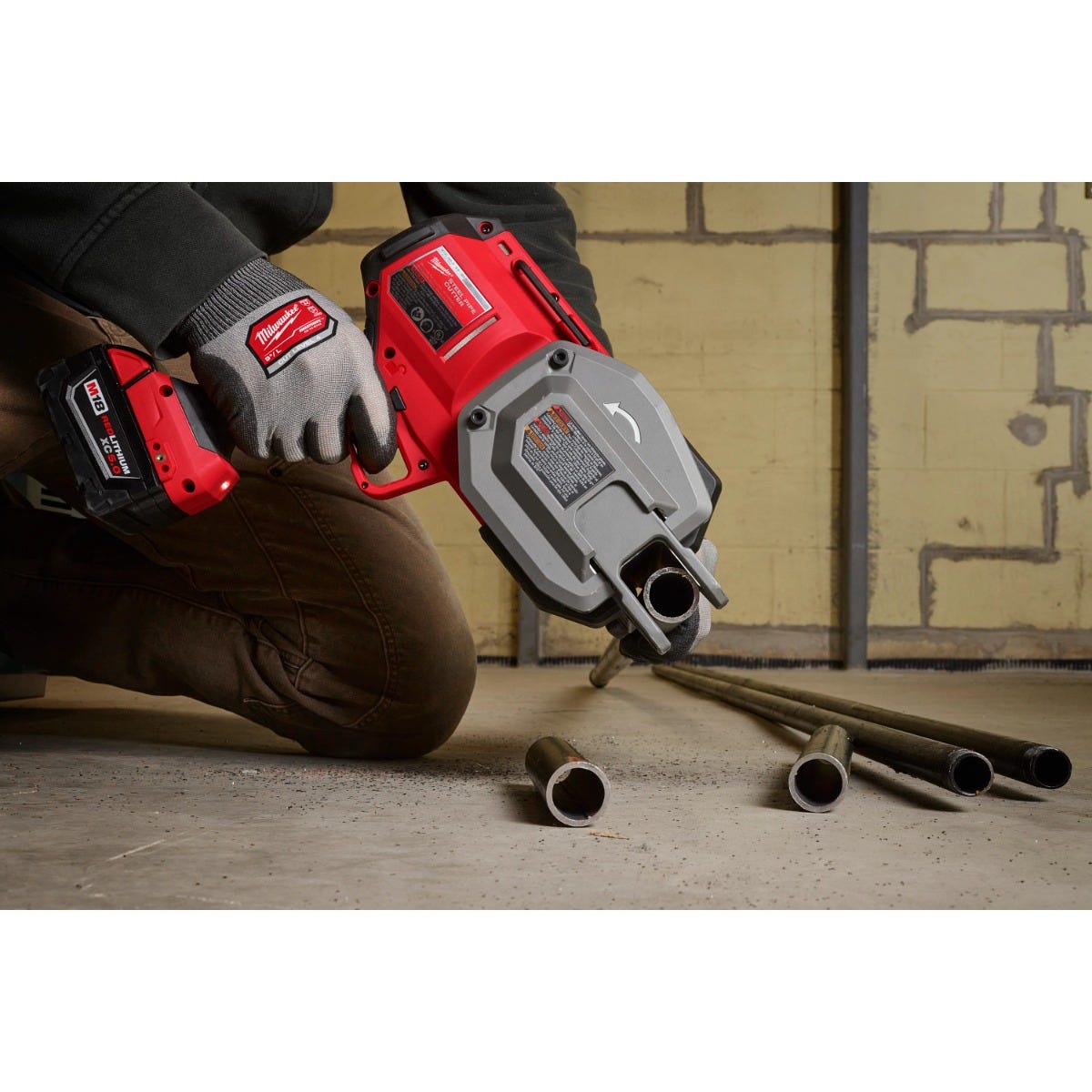 Milwaukee 3469-20 M18 FUEL Steel Pipe Cutter (Max 1-5/16-in. OD), Tool Only