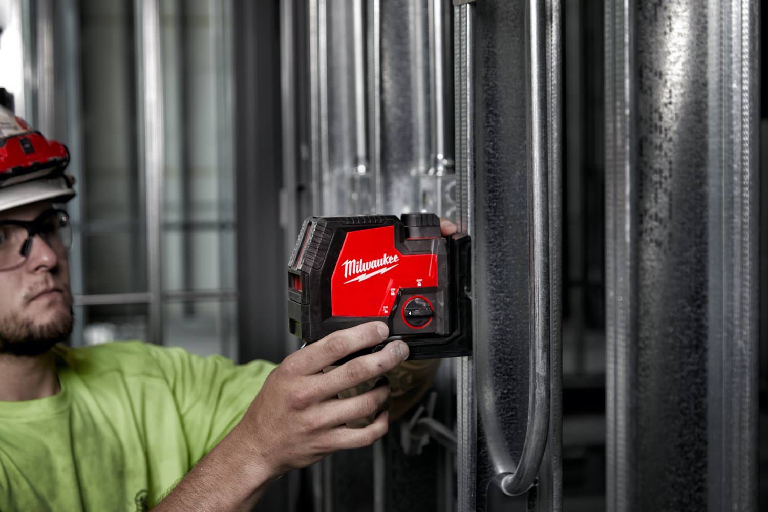 Milwaukee 3522-21 USB Rechargeable Green Cross Line & Plumb Points Laser