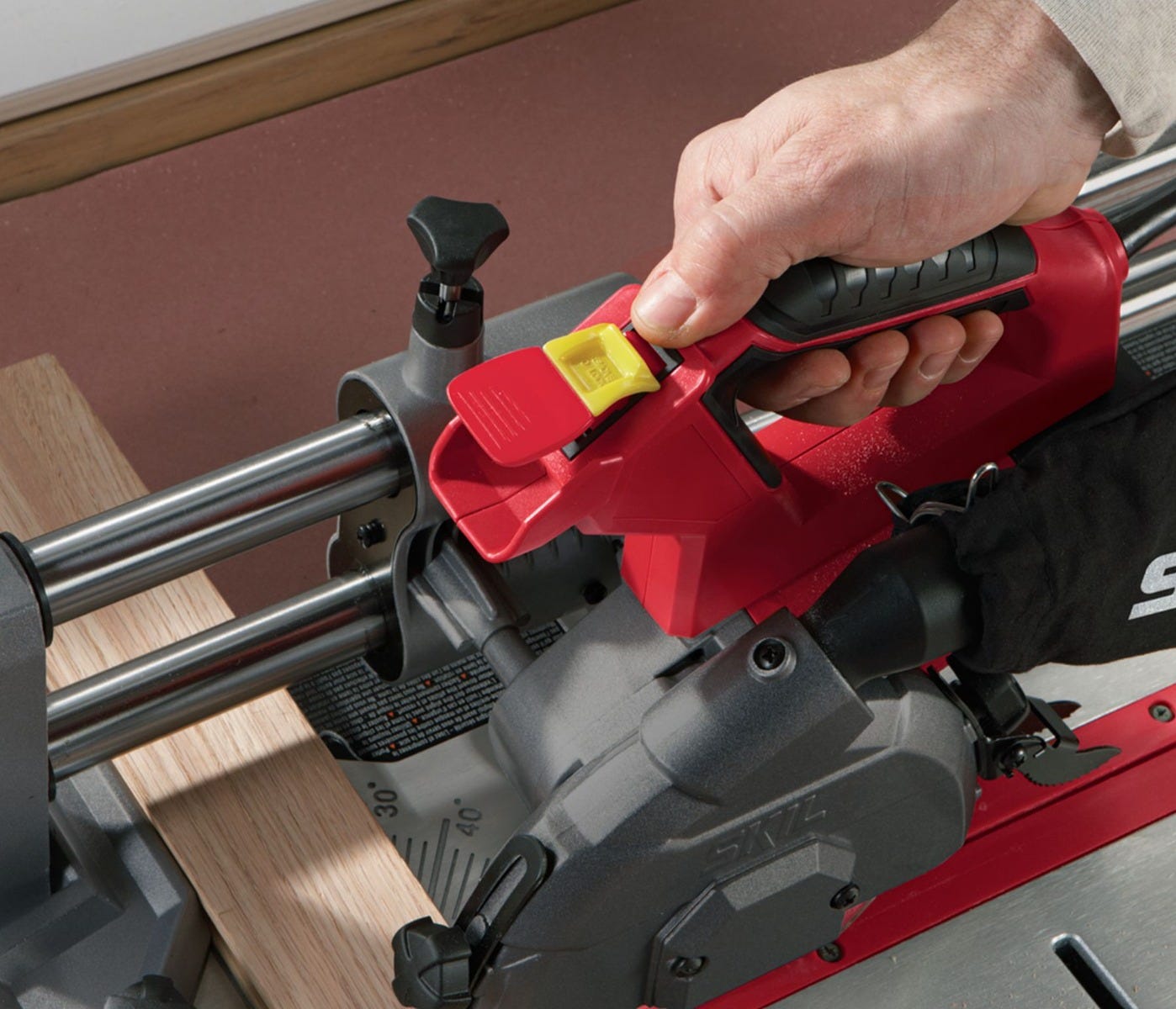 SKIL 3601-02 7.0 Amp Flooring Saw