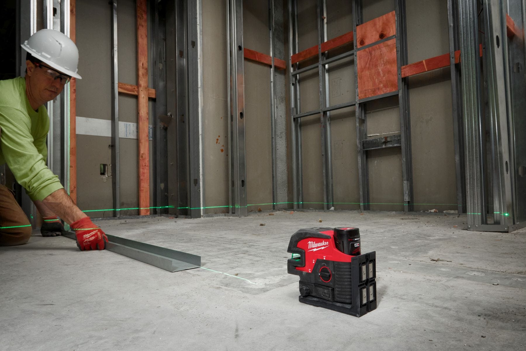 Milwaukee 3624-20 M12 Green Cross Line & 4-Points Laser