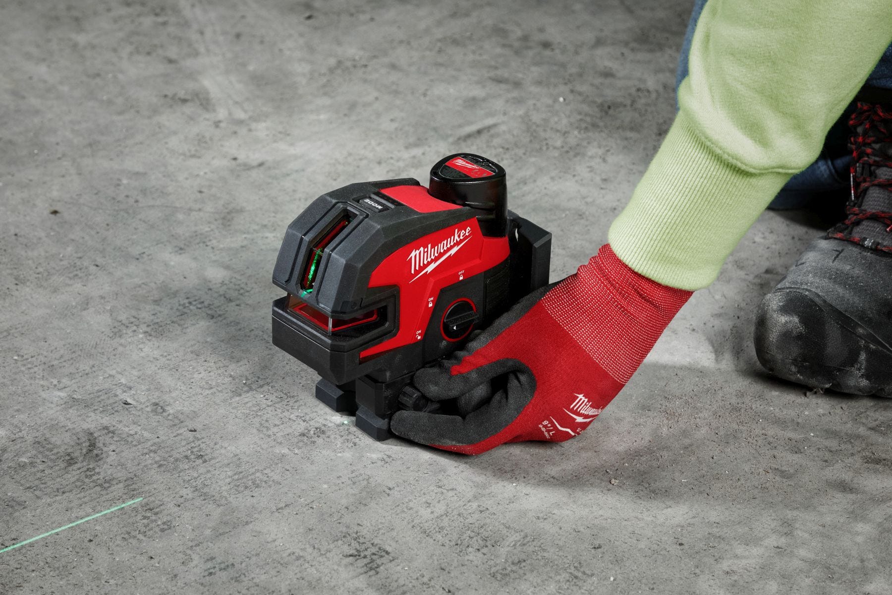 Milwaukee 3624-21 M12 Green Cross Line & 4-Points Laser Kit