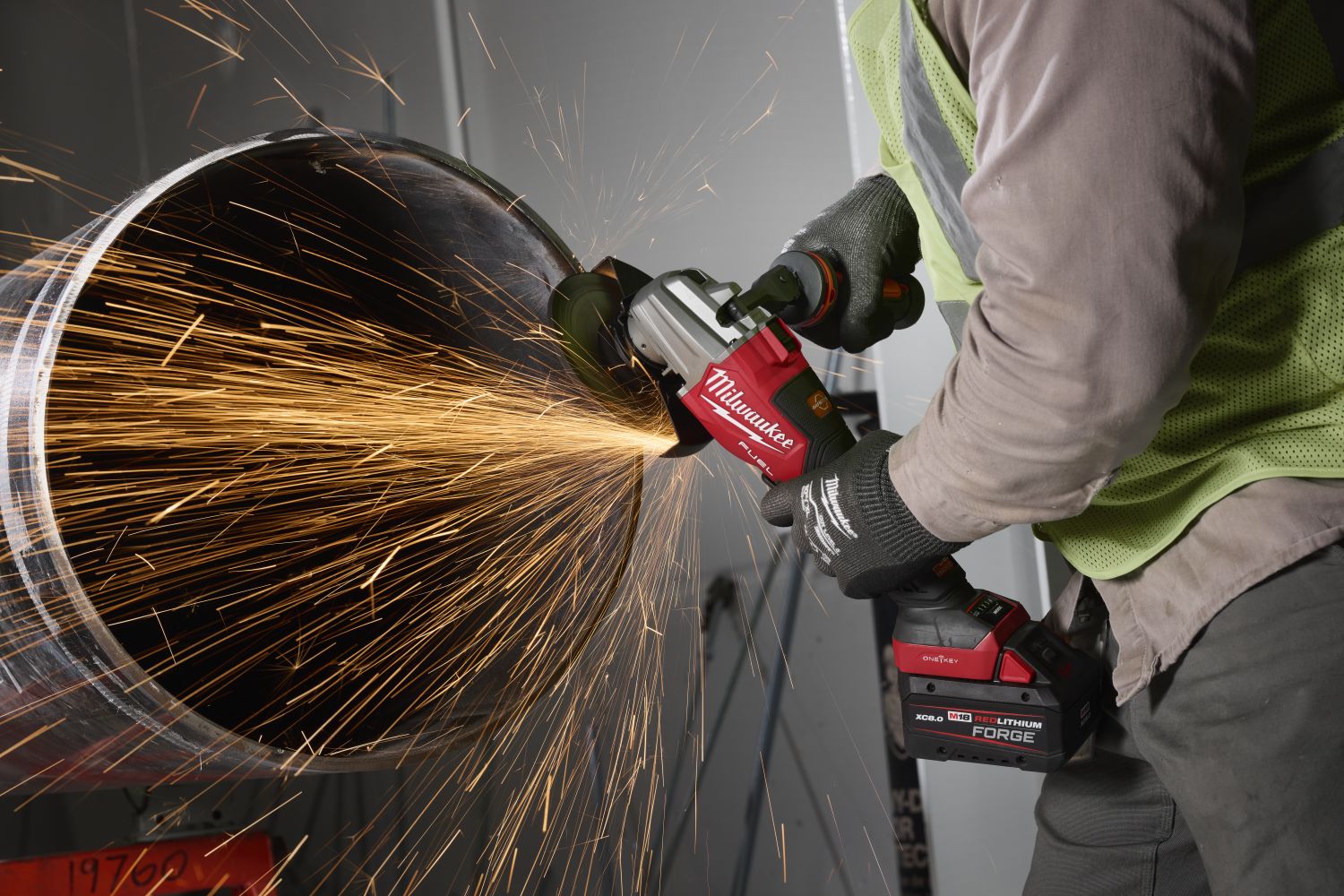 Milwaukee 3676-20 M18 FUEL 4-1/2" / 6" Dual Trigger Braking Paddle Switch Grinder  w/ ONEKEY, Tool Only
