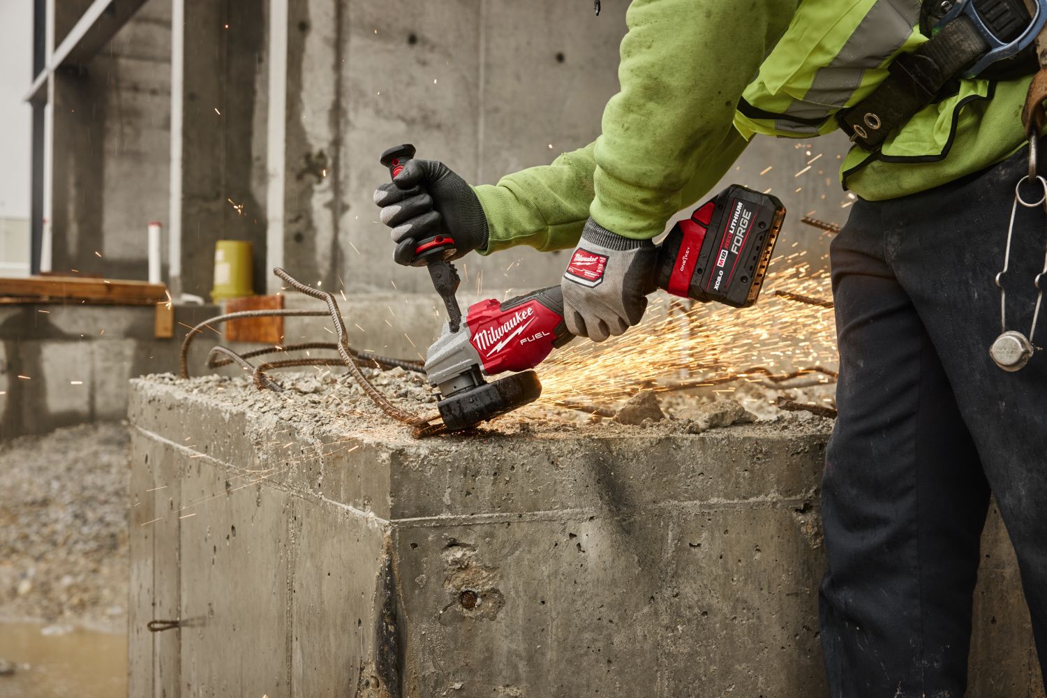 Milwaukee 3676-20 M18 FUEL 4-1/2" / 6" Dual Trigger Braking Paddle Switch Grinder  w/ ONEKEY, Tool Only