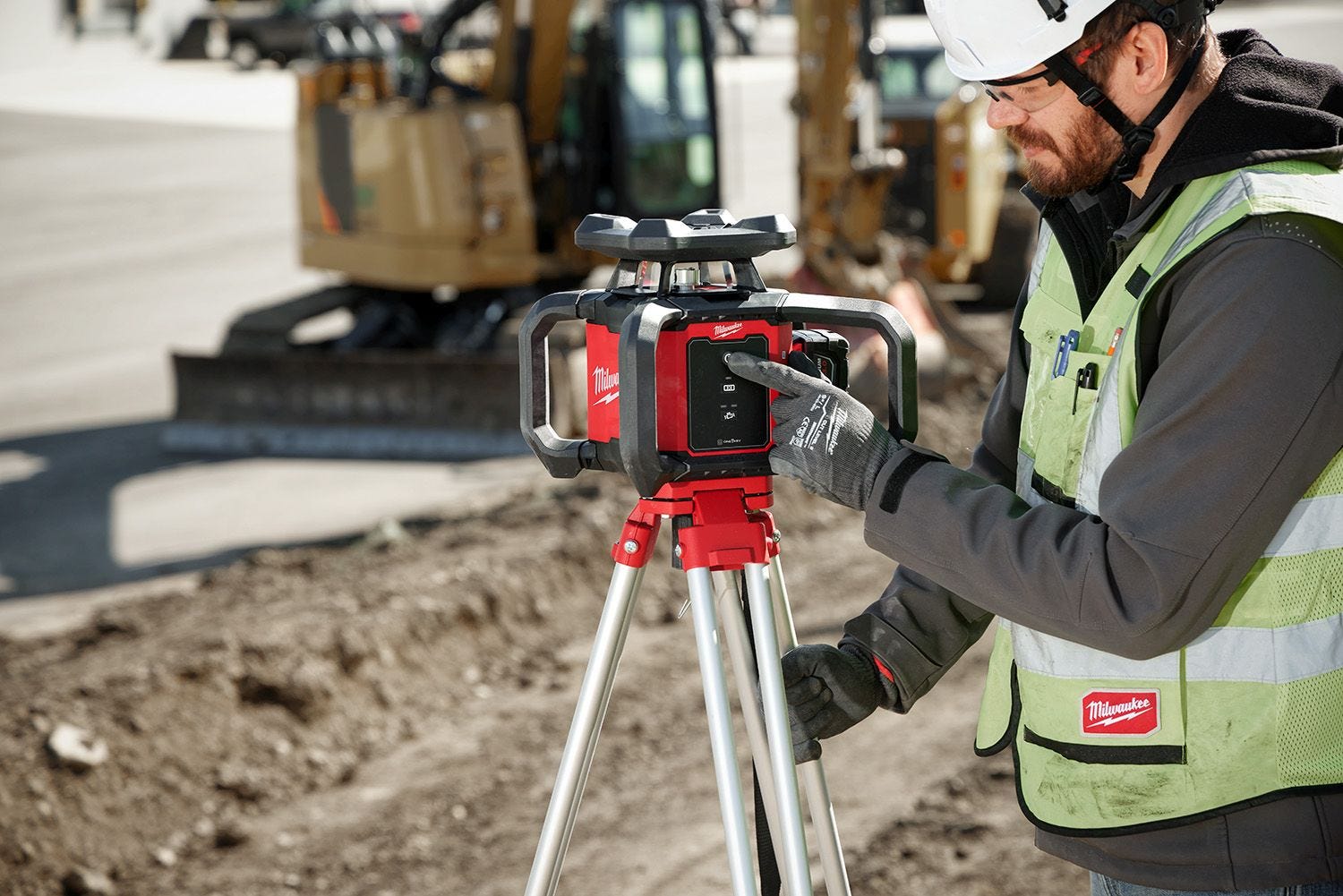 Milwaukee 3701-21T M18 Red Exterior Rotary Laser Level Kit w/ Receiver, Tripod, & Grade Rod