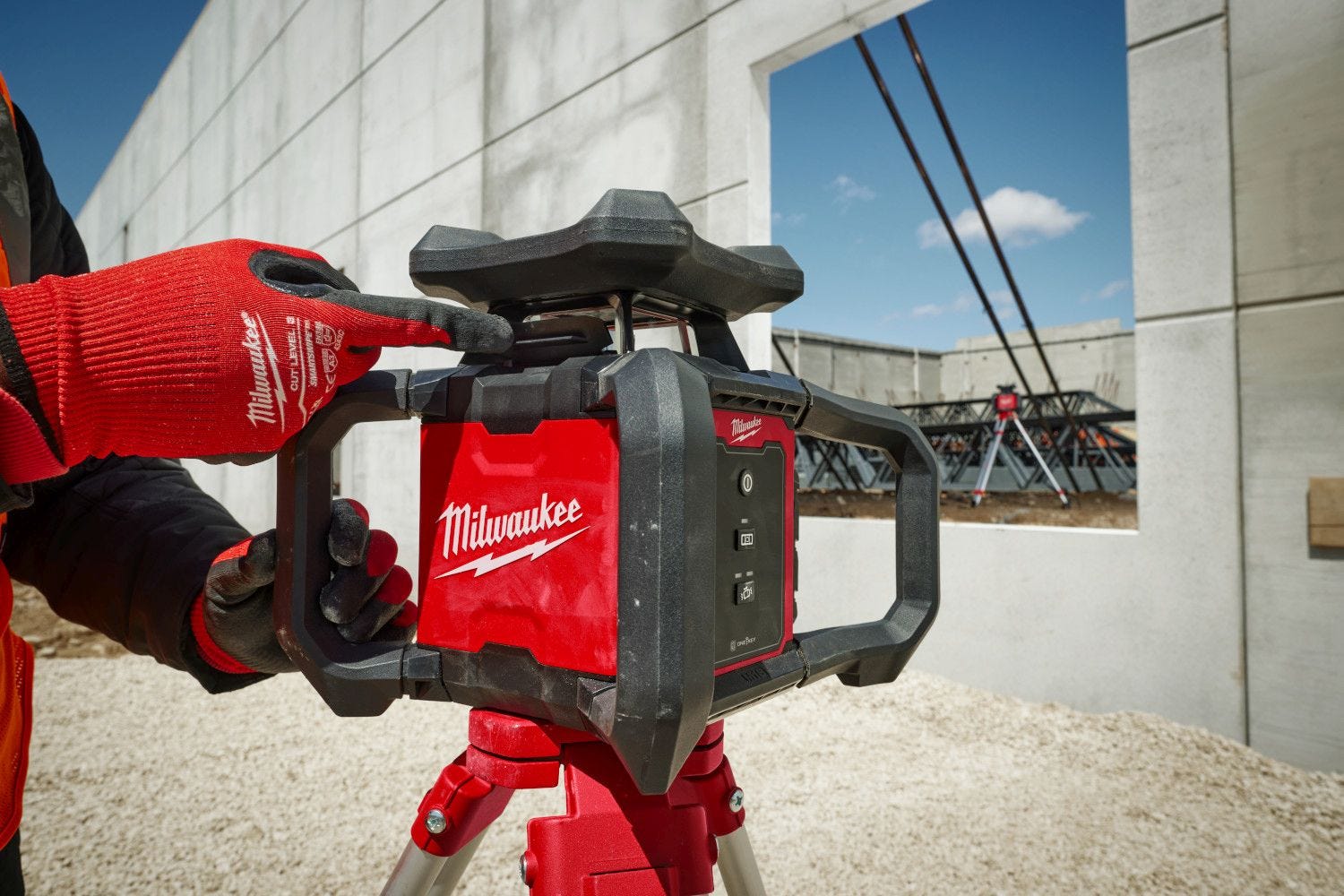 Milwaukee 3701-21T M18 Red Exterior Rotary Laser Level Kit w/ Receiver, Tripod, & Grade Rod