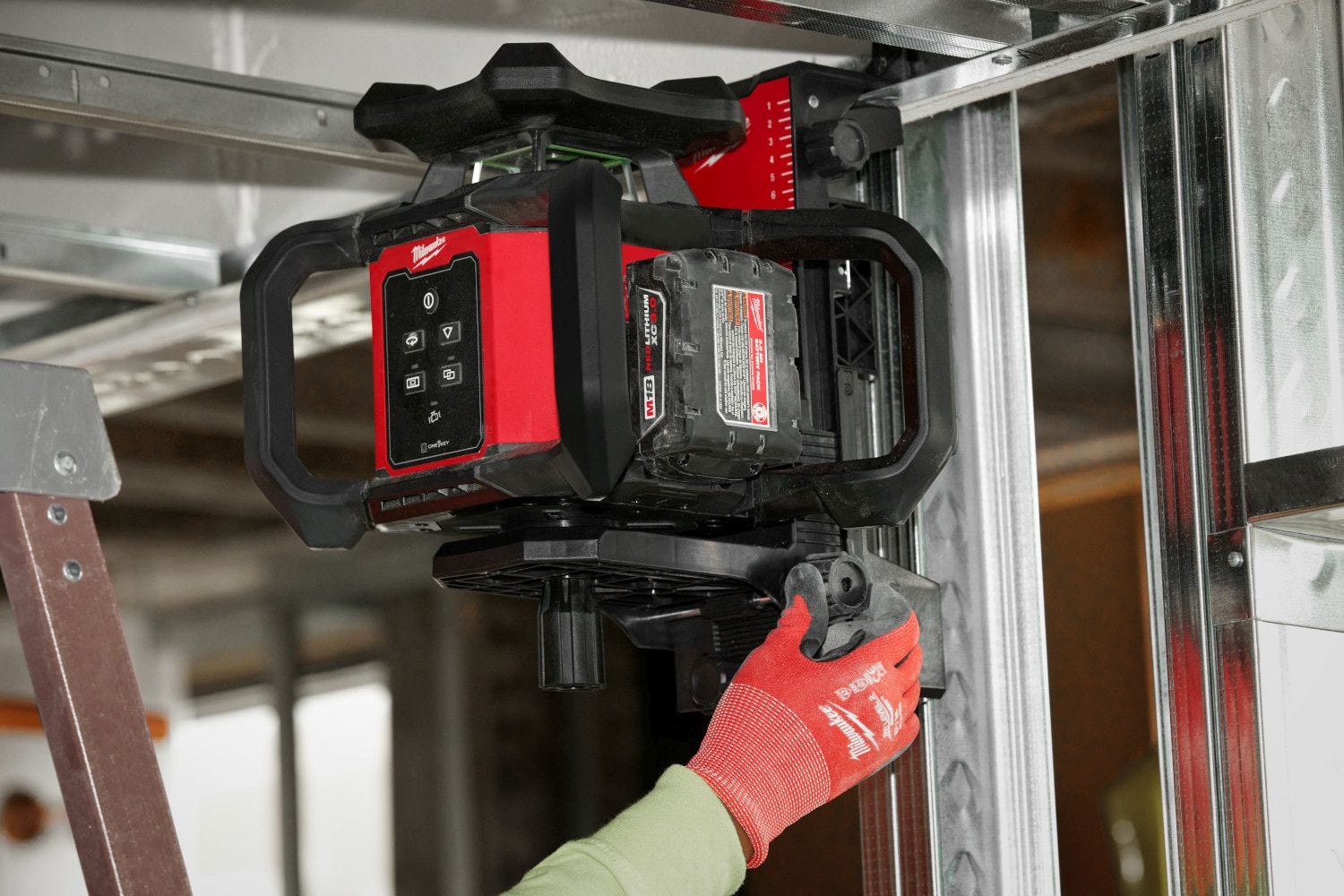 Milwaukee 3702-21 M18 Green Interior Rotary Laser Level Kit w/ Remote/Receiver & Wall Mount Bracket
