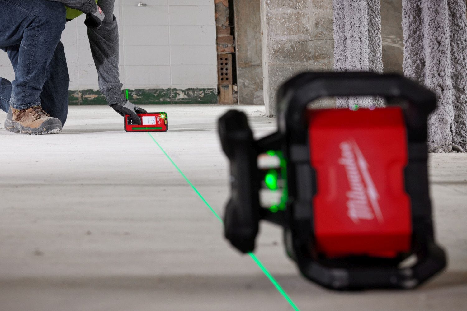 Milwaukee 3712 Green Rotary Laser Remote Control & Receiver