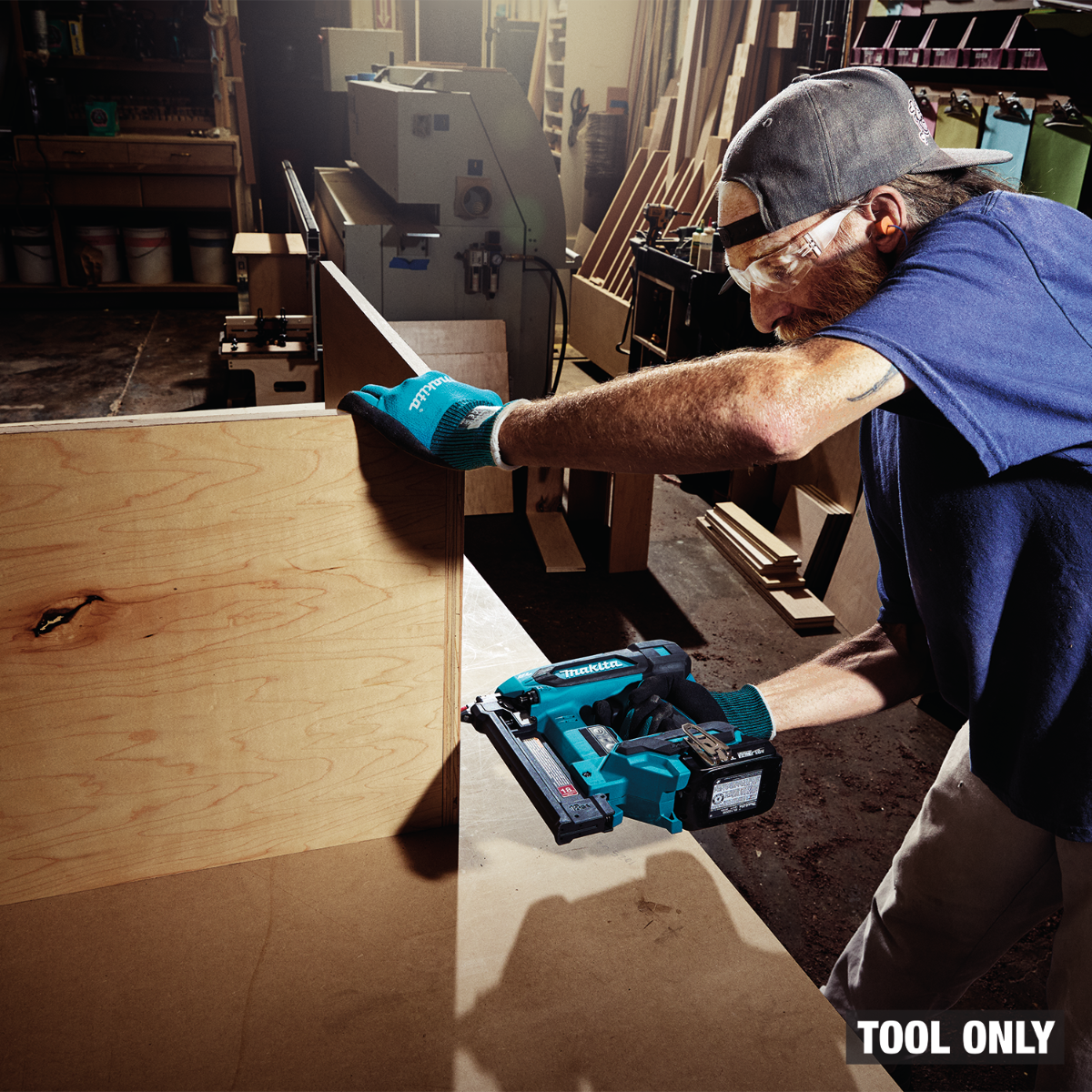 Makita XTS02Z 18V LXT Brushless Cordless 1/4-in. Narrow Crown 18-Gauge Stapler, Tool Only