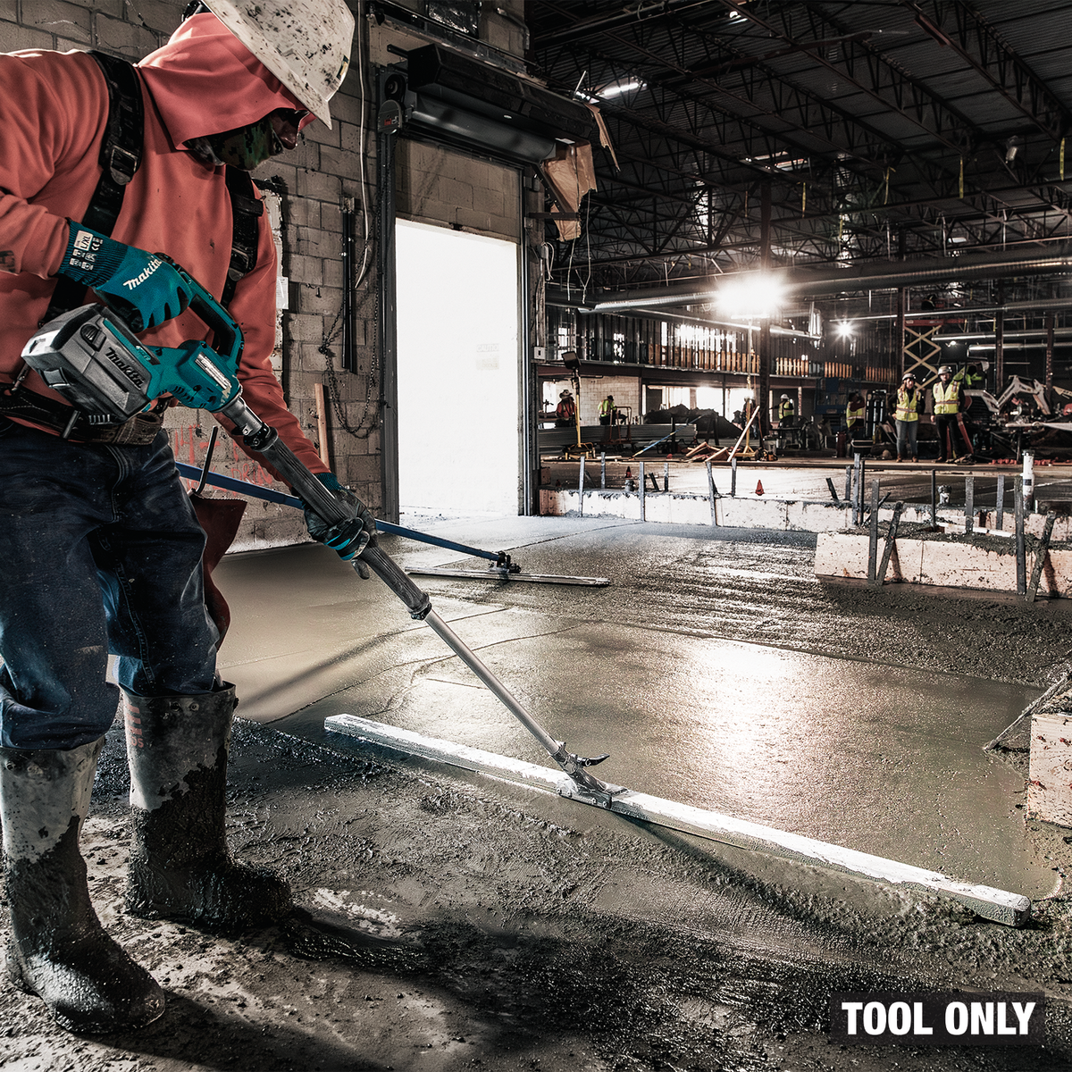 Makita 40V max XGT Brushless Vibratory Screed Power Head (VL001GZ) - in use on the job 10