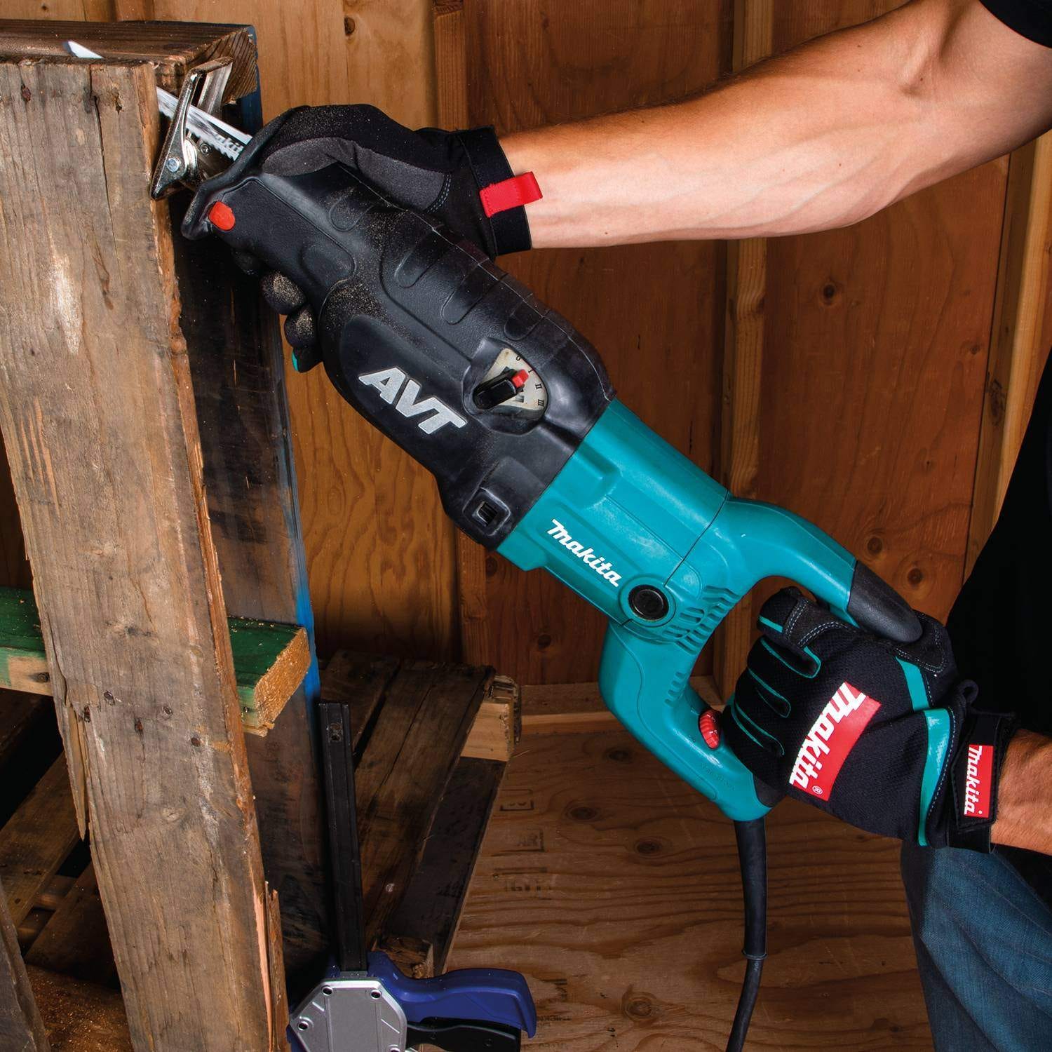 Makita JR3070CTH AVT Recipro Pallet Saw - 15 AMP with High Torque Limiter