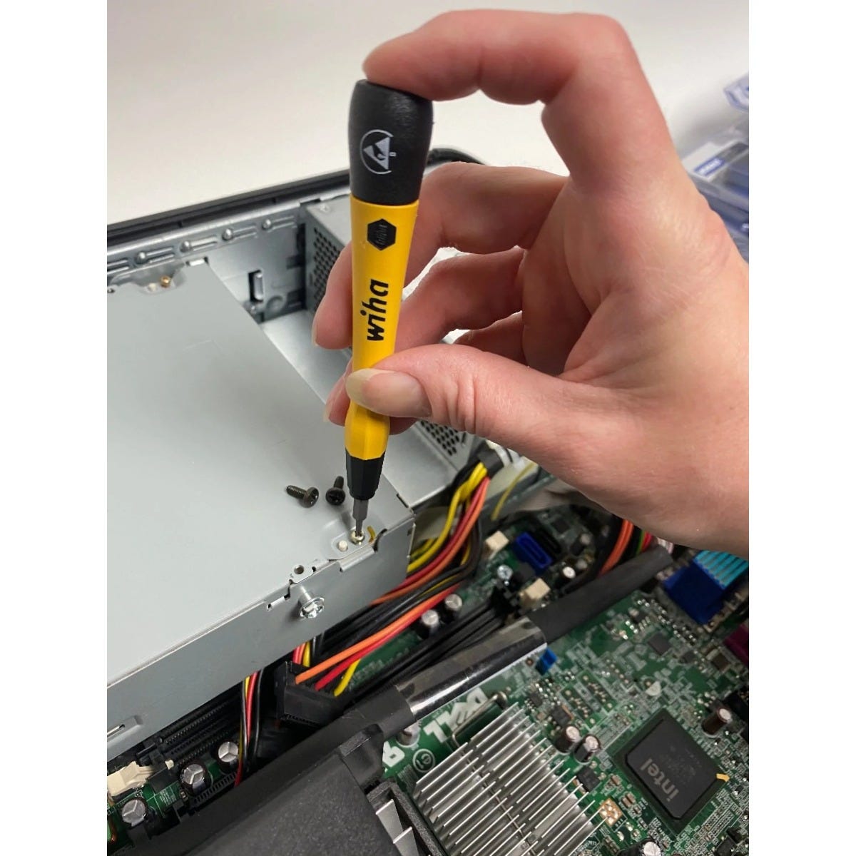 Wiha 45892 26-Piece ESD Safe PicoFinish Precision Screwdrivers, Pliers & Bits Set