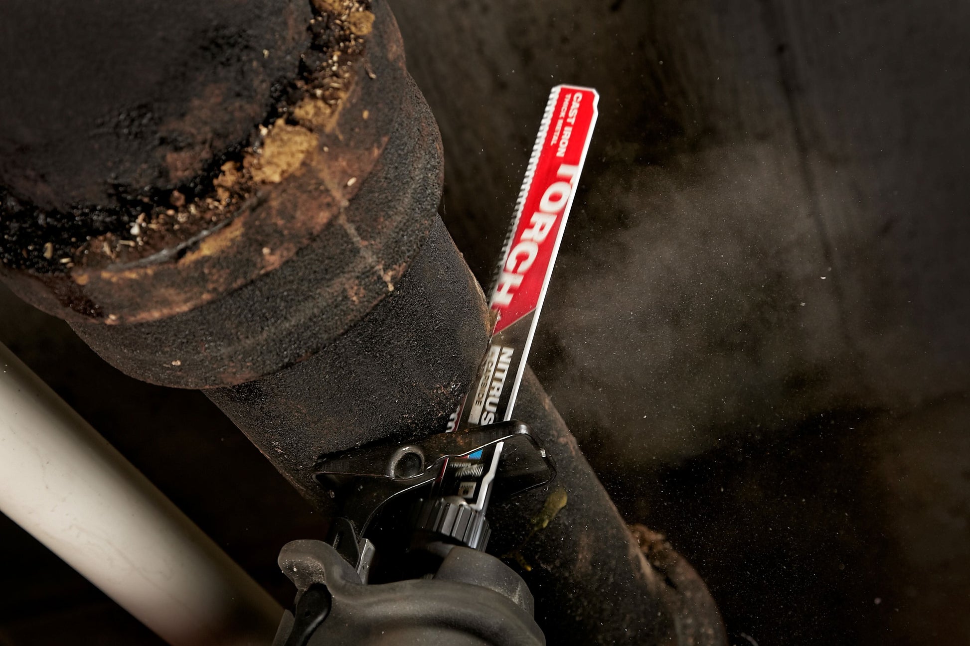 Milwaukee 48-00-5262 TORCH with NITRUS Carbide 9-Inch 7-TPI Recip Saw Blade, 1-Pack