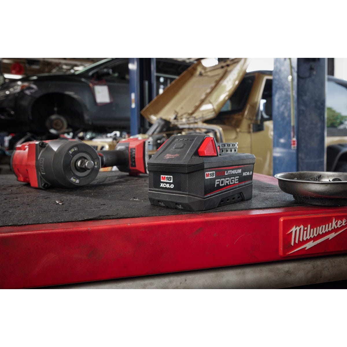 Milwaukee 2967-21F M18 FUEL 1/2" High Torque Impact Wrench w/ Friction Ring FORGE Kit