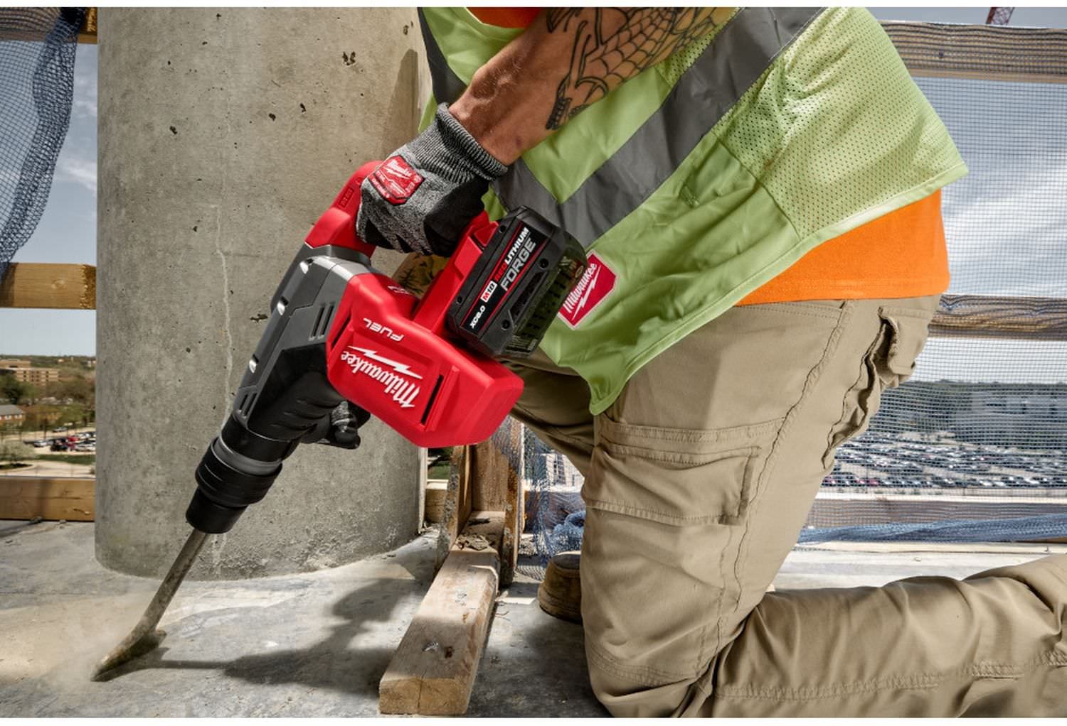 Milwaukee M18 REDLITHIUM FORGE HD12.0 Battery Pack with M18 REDLITHIUM FORGE XC8.0 Battery Pack